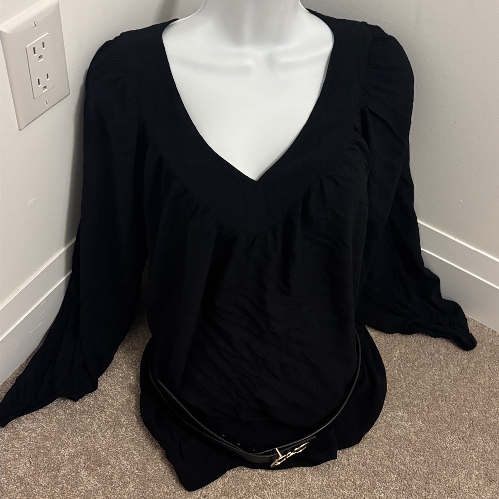 Reitman’s puff sleeves blouse size Medium - Picture 11 of 15